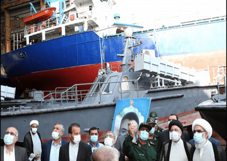 رئیس جمهور از مراحل ساخت شناور شهید سلیمانی بازدید کرد