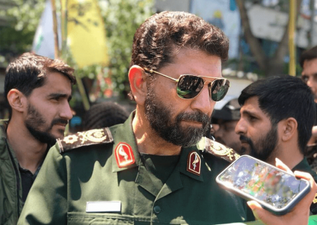 بسیجیان در برخی مراکز تجاری، مترو و معابر، به بانوان بی حجاب تذکر لسانی می دهند