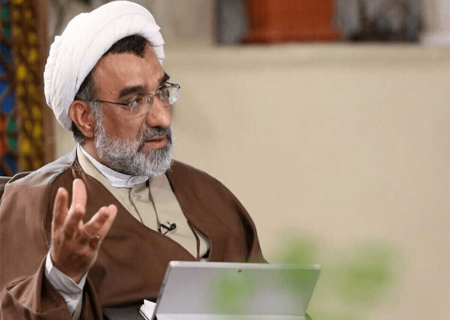 عده‌ای در میدان انقلاب و چهارراه ولی‌عصر و میدان شهدا به بی حجاب ها تذکر لسانی می دهند