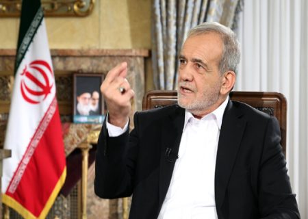 در حال حل مشکل فرهنگیان، پرستاران، داروسازان، کشاورزان هستیم