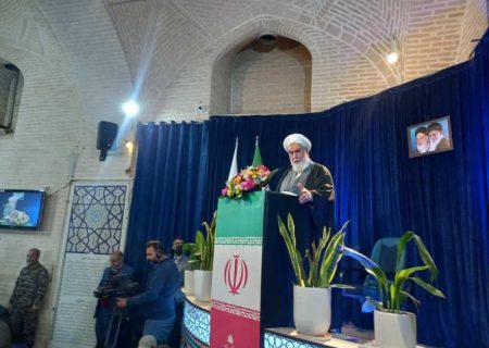 برخی مسئولان در بیت المال شنا می کنند