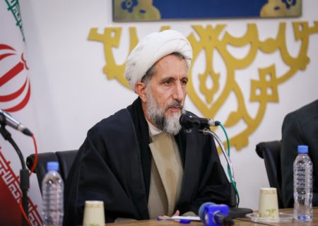 حامی استاندار هستم همچون رهبری از دولت حمایت میکنم