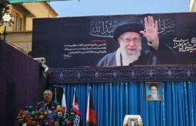 پیکر رهبر شهید انقلاب در عراق تشییع می‌شود