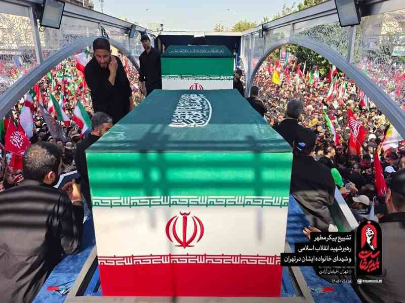پیکر مطهر رهبر شهید به خاک سپرده شد