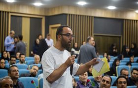 آقای دادستان ماموران مرا مثل حیوان نزد همسرم زدند و بازداشت کردند
